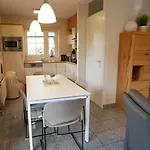 Lachmoewe Villa *